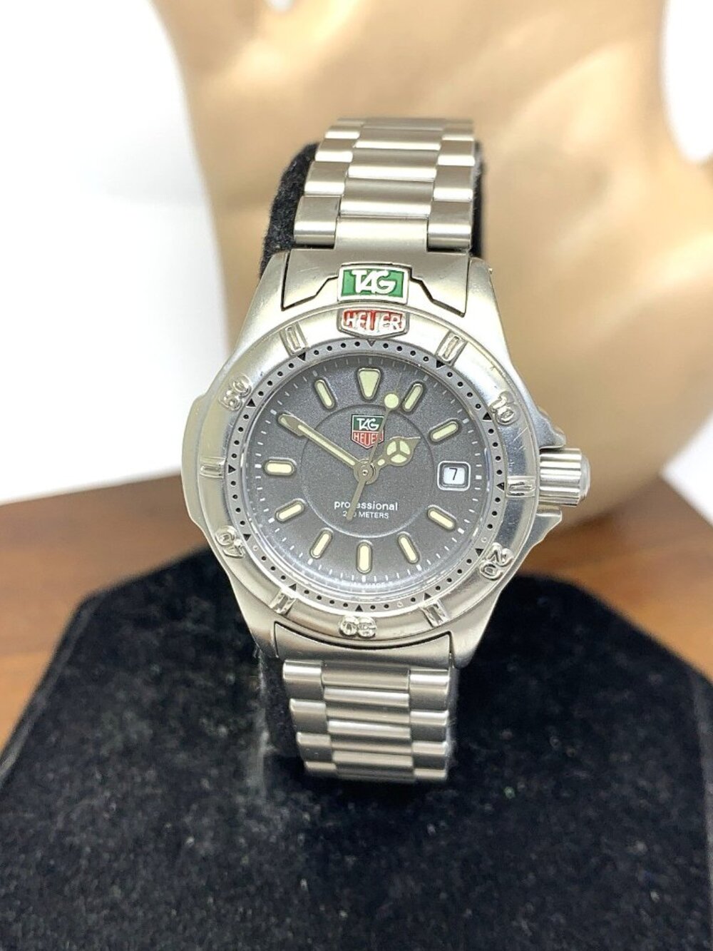 Tag Heuer Women's Watch WF1412-0 Swiss Quartz Gray Silver Stainless Steel 28mm